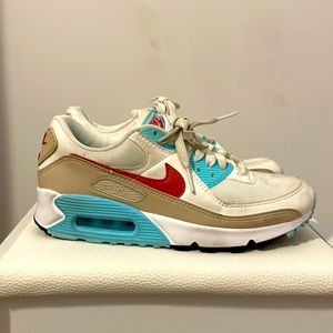 Nike Air Max’s size 8 Womens